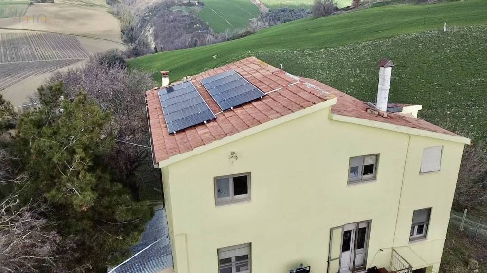 casa indipendente in vendita a Carassai