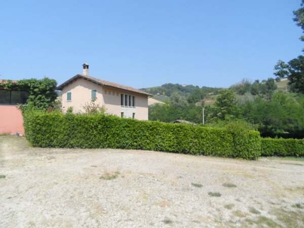 casa indipendente in vendita a Carassai