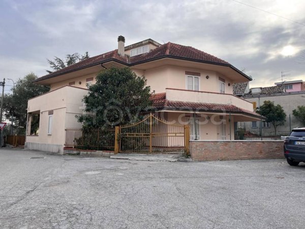 casa indipendente in vendita a Castel di Lama in zona Villa Chiarini