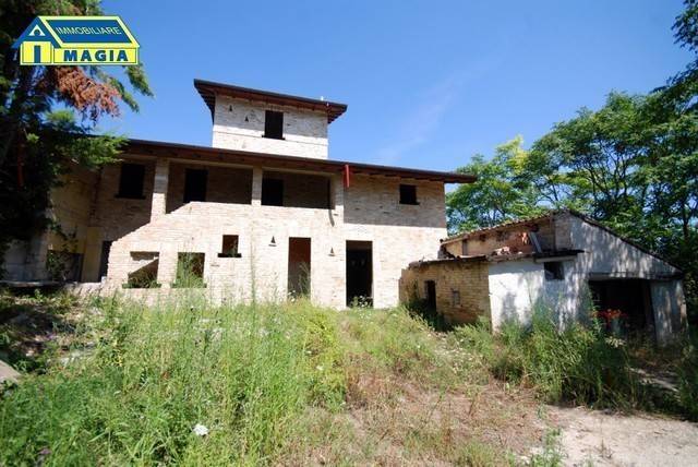 casa indipendente in vendita a Castel di Lama