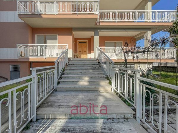 casa indipendente in vendita a Castel di Lama