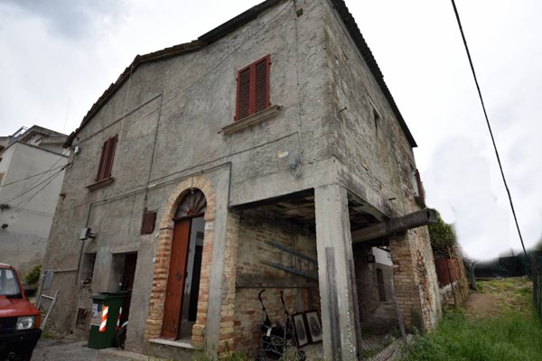 casa indipendente in vendita a Castel di Lama
