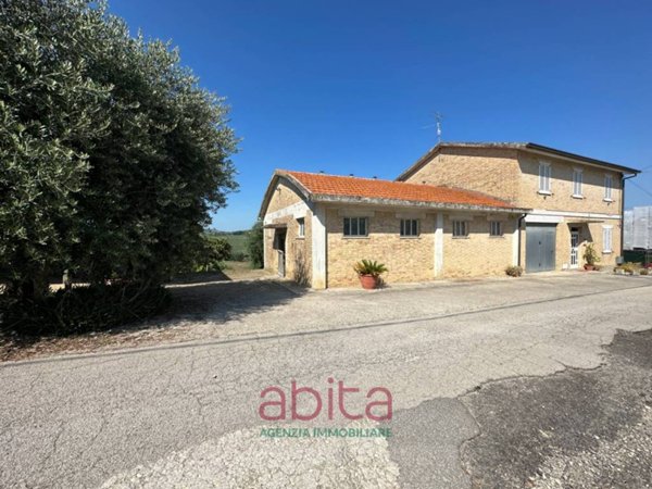 casa indipendente in vendita a Castel di Lama