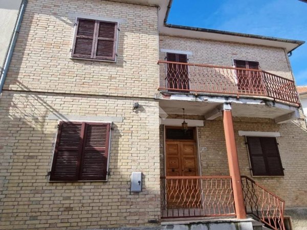 casa semindipendente in vendita a Castel di Lama