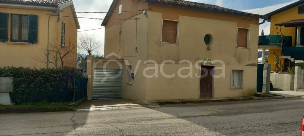casa indipendente in vendita a Castel di Lama