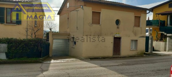 casa indipendente in vendita a Castel di Lama