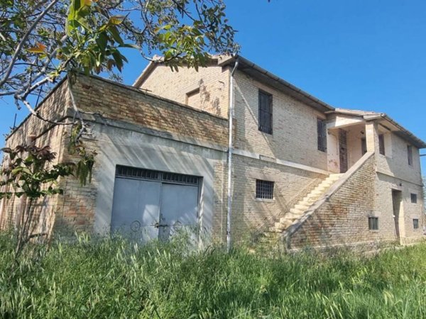 casa indipendente in vendita a Castel di Lama