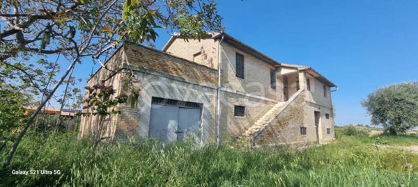 casa indipendente in vendita a Castel di Lama