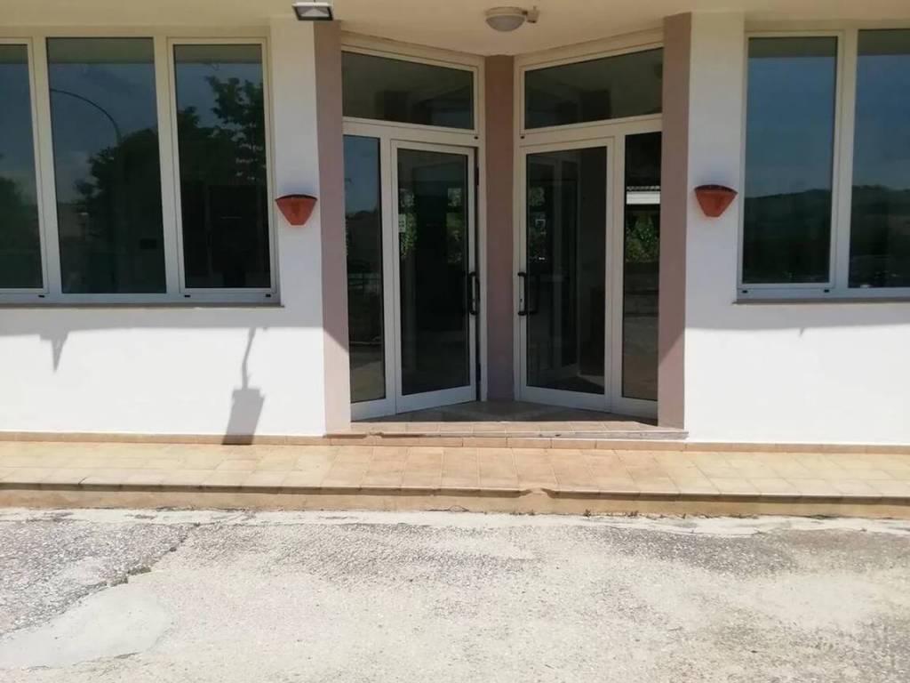 negozio in vendita a Castel di Lama