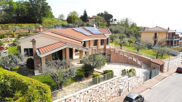 casa indipendente a Castel di Lama in zona Piattoni/Villa Sant'Antonio
