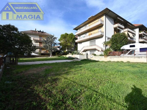 negozio in vendita a Castel di Lama in zona Piattoni/Villa Sant'Antonio