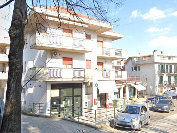 locale commerciale a Castel di Lama in zona Piattoni/Villa Sant'Antonio