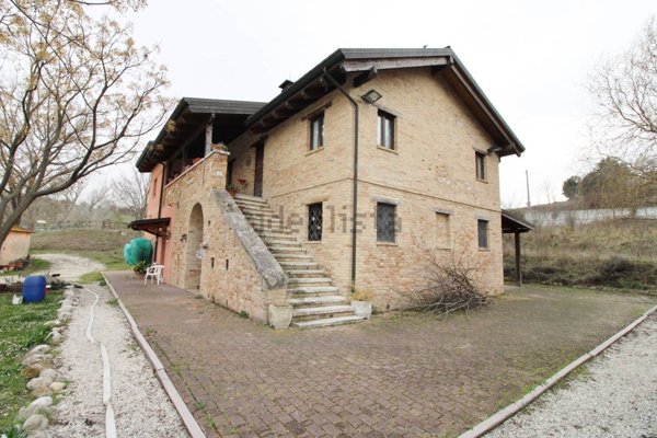 casa indipendente in vendita a Castel di Lama