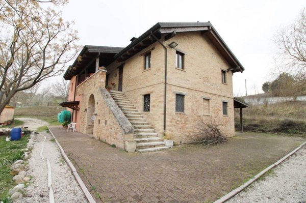 casa indipendente in vendita a Castel di Lama