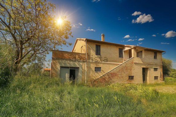 pentavano in vendita a Castel di Lama