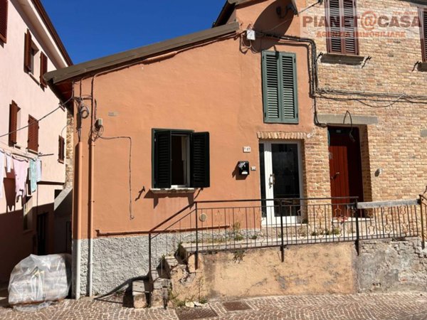 casa indipendente in vendita a Castel di Lama