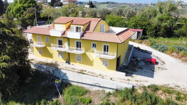 casa indipendente in vendita a Castel di Lama