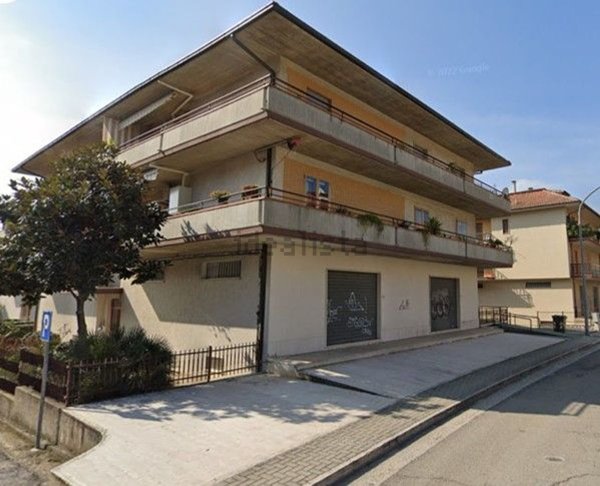 locale commerciale in vendita a Castel di Lama