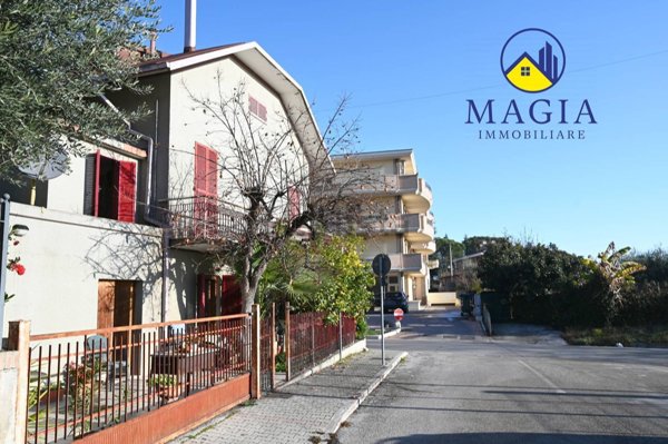 casa indipendente in vendita a Castel di Lama