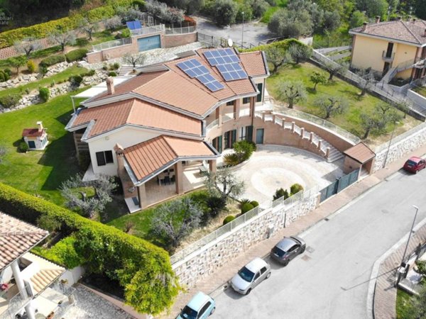 casa indipendente in vendita a Castel di Lama