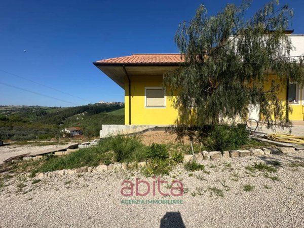 casa indipendente in vendita a Castel di Lama