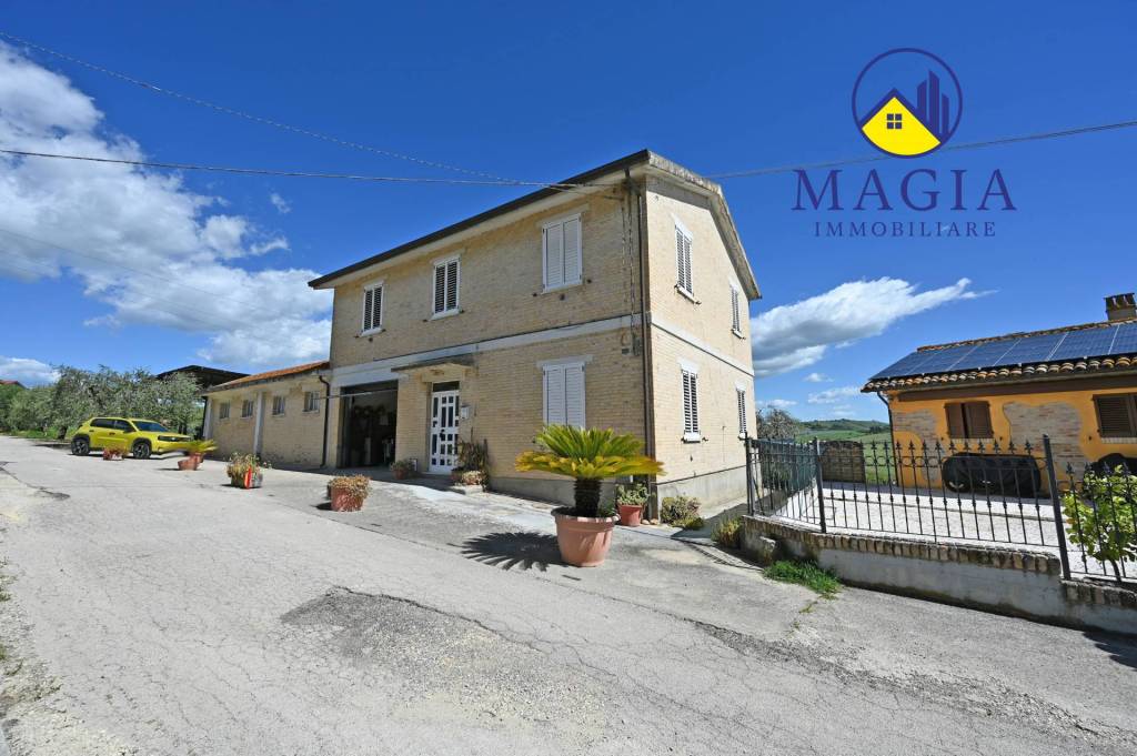 casa indipendente in vendita a Castel di Lama