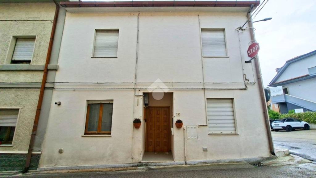 casa indipendente a Castel di Lama in zona Piattoni/Villa Sant'Antonio