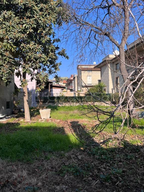 casa indipendente a Castel di Lama in zona Piattoni/Villa Sant'Antonio