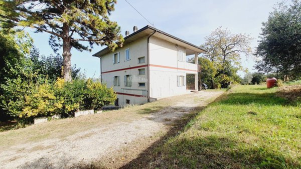 casa indipendente in vendita a Castel di Lama in zona Villa Cabbiano