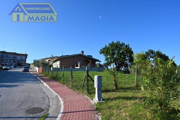 terreno in vendita a Castel di Lama in zona Piattoni/Villa Sant'Antonio
