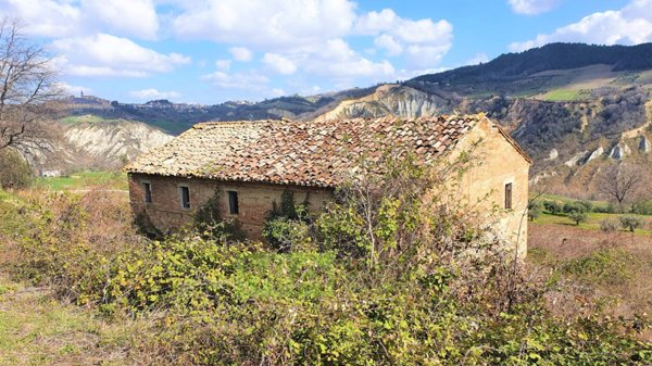 casa indipendente in vendita a Castignano in zona Ripaberarda