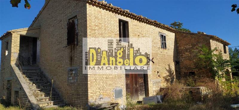 casa indipendente in vendita a Castignano