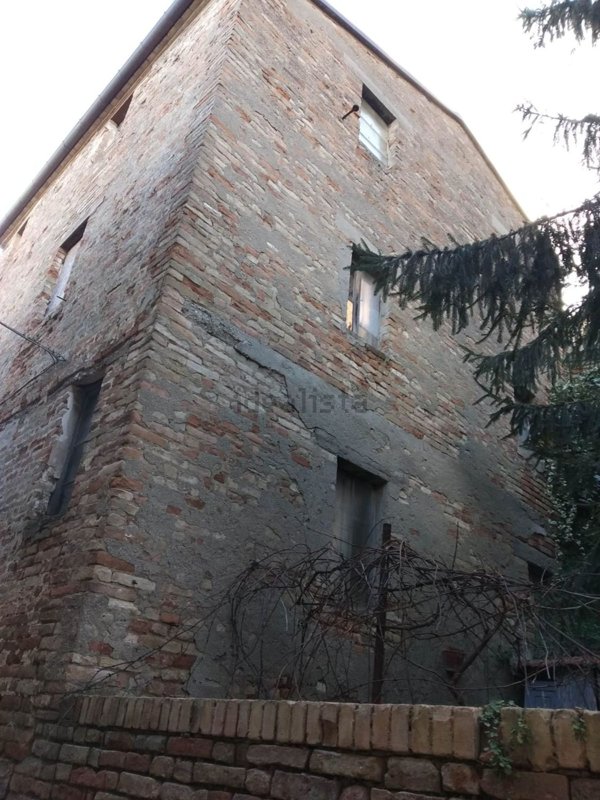 quadrivano in vendita a Castignano