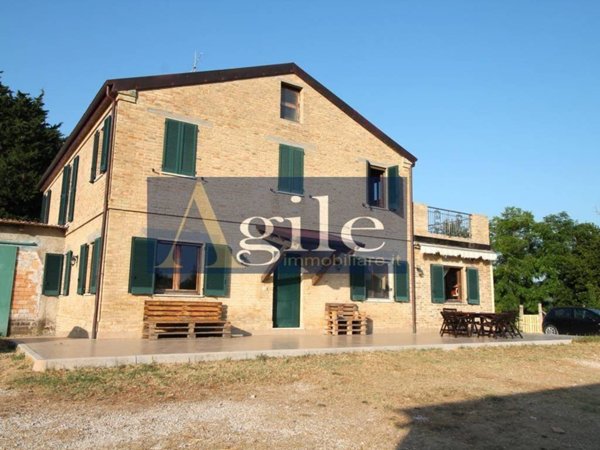 casa indipendente in vendita a Castignano