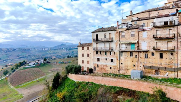 casa indipendente in vendita a Castignano
