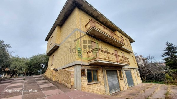 casa indipendente in vendita a Castignano