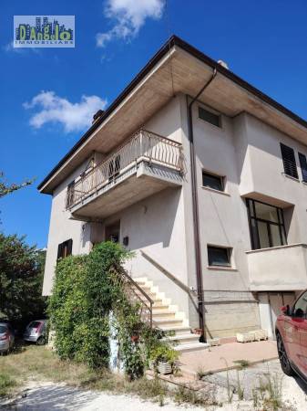 casa indipendente in vendita a Castignano