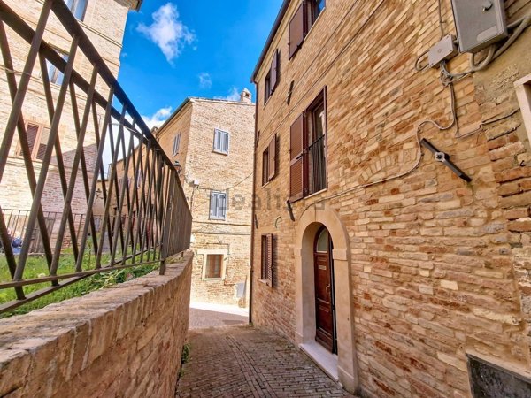 casa indipendente in vendita a Castignano