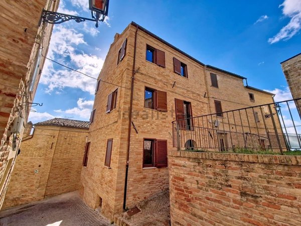 casa indipendente in vendita a Castignano