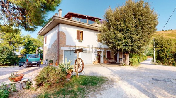 casa indipendente in vendita a Castignano
