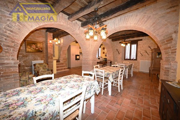 casa indipendente in vendita a Castignano