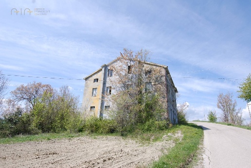 casale in vendita a Castignano