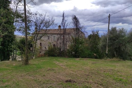 casa indipendente in vendita a Castignano