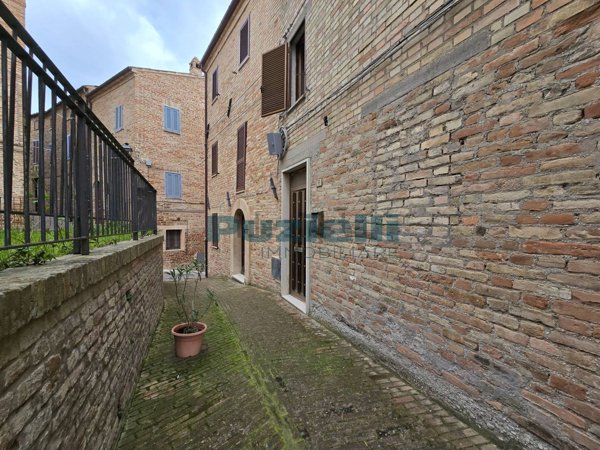 casa indipendente in vendita a Castignano