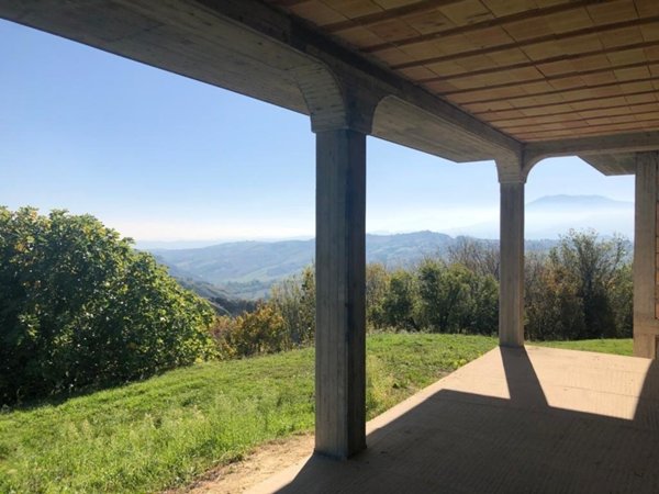 casa indipendente in vendita a Castignano