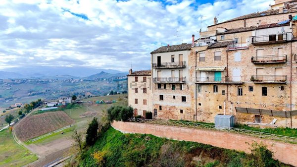 casa indipendente in vendita a Castignano