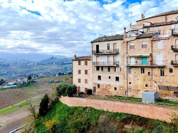 casa indipendente in vendita a Castignano