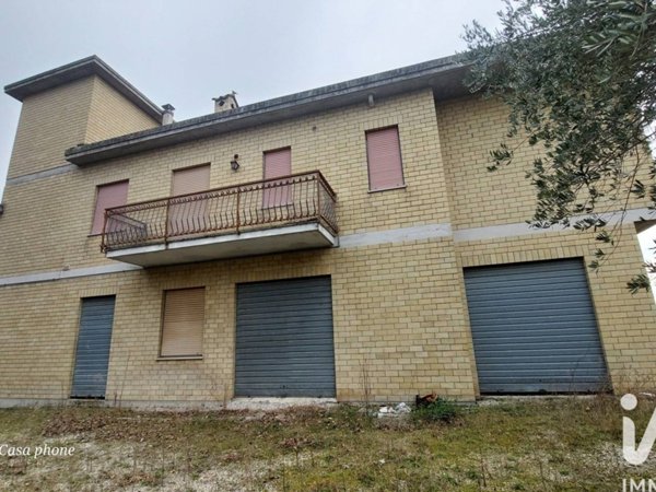 casa indipendente in vendita a Castignano