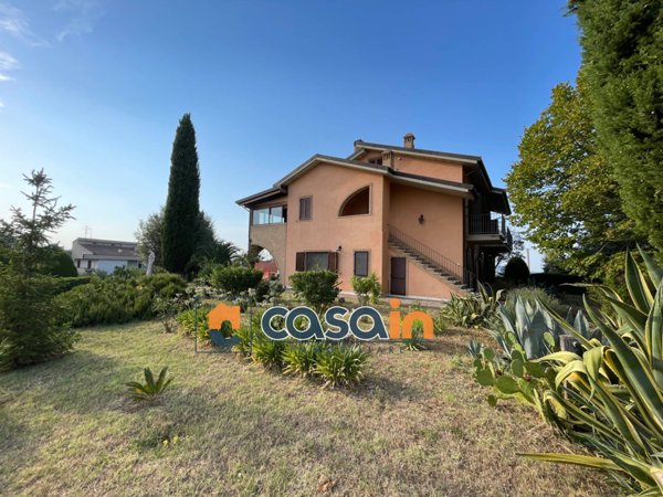 casa indipendente in vendita a Castignano in zona San Martino
