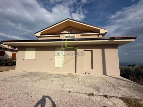 appartamento in vendita a Castignano in zona Ripaberarda
